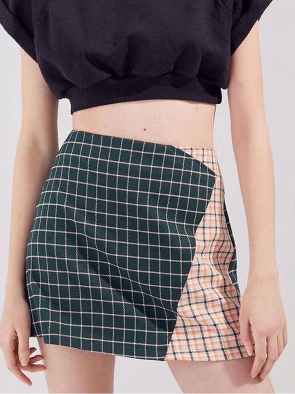 🌻 • UO • Mixed Plaid Mini Skirt •